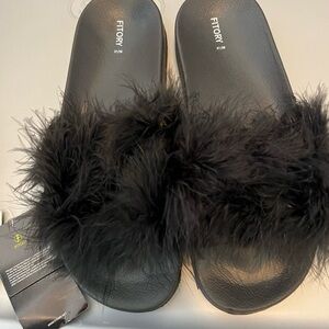 Fitory Black Fuzzy Women's Slides